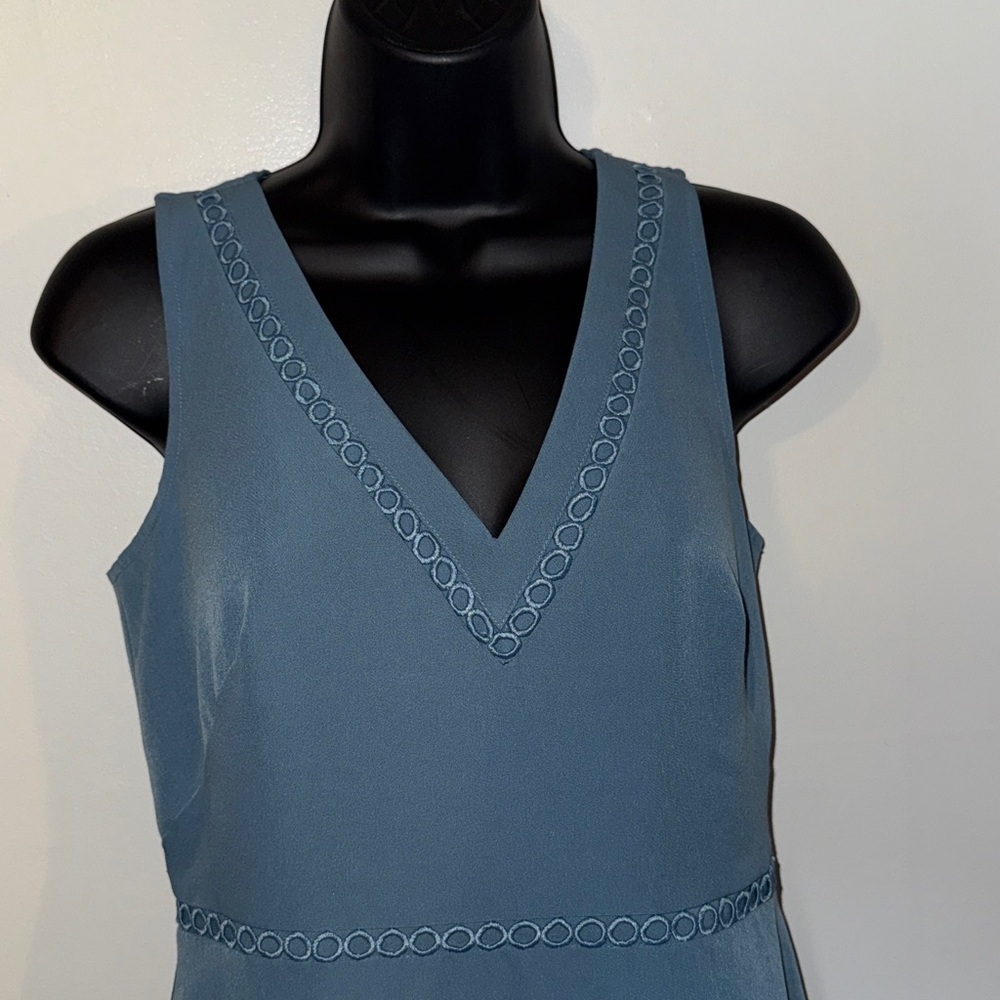 LOFT Blue Lace V-Neck Fit & Flare Dress Sleeveless Size 0 - Picture 4 of 7
